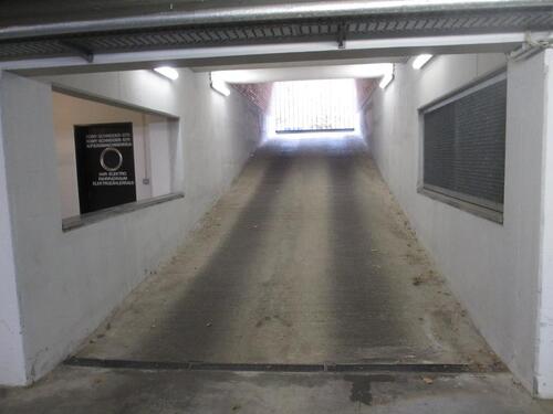 Foto - Garage, KFZ Stellplatz Auto Unterstellplatz in Berlin Spandau