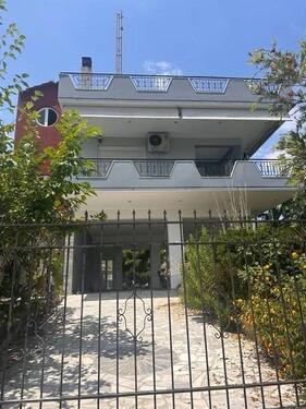 Foto - Hause im Ausland - 240.000,00 EUR Kaufpreis, ca.  200,00 m²
