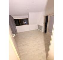 4Zimmer Wohnung| 1A Lage - 1.100,00&nbsp;EUR Kaltmiete, ca.&nbsp; 98,00&nbsp;m&sup2; in Garbsen (PLZ: 30827) Berenbostel