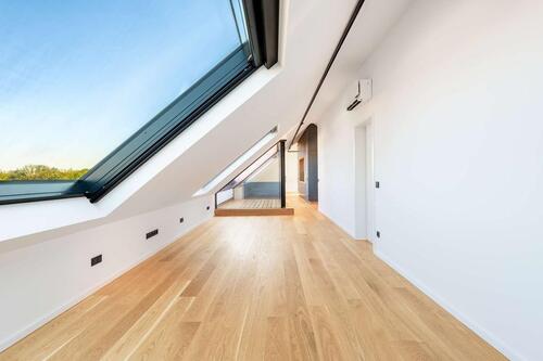 Foto - Lichtfülle trifft Loft-Style: Dachgeschosswohnung mit zwei Loggien zum Erstbezug