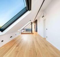 Lichtfülle trifft Loft-Style: Dachgeschosswohnung mit zwei Loggien zum Erstbezug - München Maxvorstadt