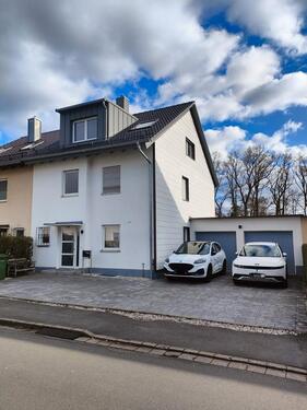 Foto - Kernsaniertes Familienhaus mit Garten, Studio & 4 Stellplätzen