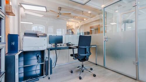 Foto - Abgeschlossener 15qm Büroraum in zentraler Lage - flexibel, möbliert, 247