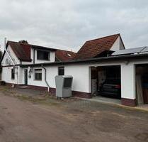 Gepflegtes Einfamilienhaus mit Doppelgarage - Dessau-Roßlau