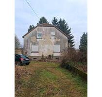 Freistehendes Einfamilienhaus - 85.000,00&nbsp;EUR Kaufpreis, ca.&nbsp; 130,00&nbsp;m&sup2; in Lebach (PLZ: 66822)