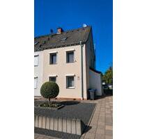 Doppelhaushälfte mit Doppelgarage, großem Garten, viel Platz - Bergheim