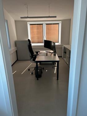 Foto - Büroraum inkl Möbel zur Miete - 270,00 EUR Kaltmiete, ca.  14,00 m²