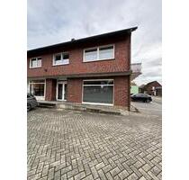 Ladenlokal mit Schaufensterfront an der Hauptstraße in Hörstel-Dreierwalde