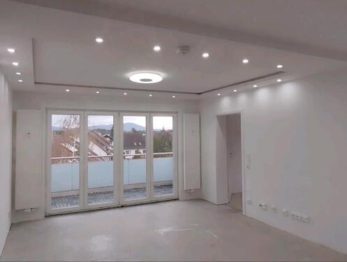 Foto - Großzügige 4-Zimmer-Wohnung mit zwei Balkonen, zwei Stellplätze