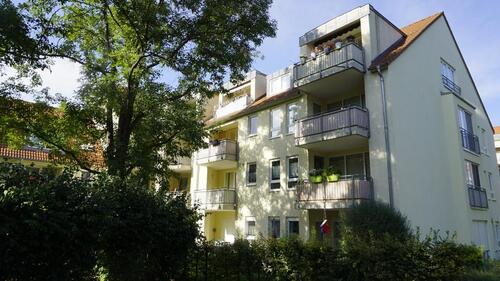 Foto - HIER KOMMT MAN GERN HEIM! 2 Zimmer-Wohnung mit 2 Terrassen und TG-Platz am Nettelbeckufer