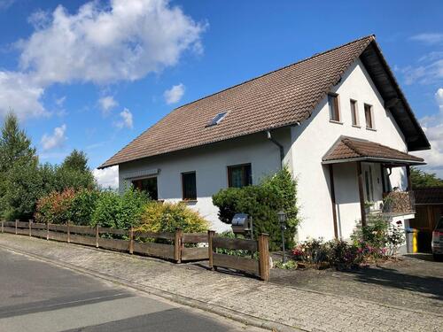 Foto - Großzügiges Ein - Mehrfamilienhaus