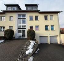 Attraktive, renovierte 3-Zimmer-Wohnung über 2 Etagen mit Balkon - Hildesheim Bockfeld