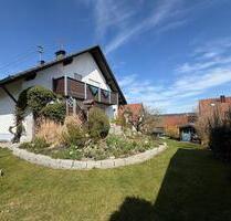 Gepflegtes Einfamilienhaus mit liebevoll angelegten Garten - Ursberg