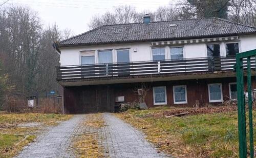 Foto - Einfamilienhaus mit großem Gelände