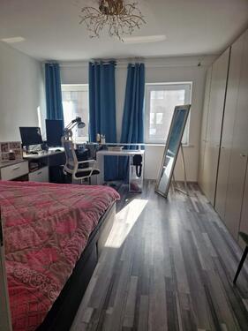 Foto - Moderne 2,5-Zimmer-Wohnung (77qm) mit Terrasse – KfW 45, Fußboden