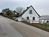 Foto - (Bau)Grundstück mit Einfamilienhaus und Garage