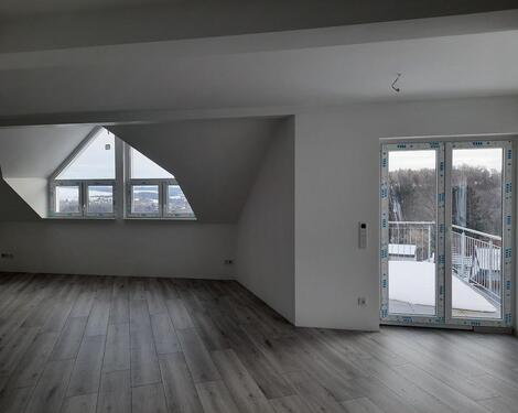 Foto - Schöne helle 4-Zimmer-Dachgeschosswohnung mit großem Balkon