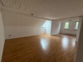 Foto - Lichtdurchflutete, ruhige Dachgeschoss Wohnung