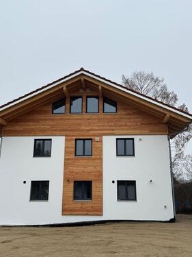 Foto - Neubau-Wohnung in einem 3-FH in ruhiger Lage in Eggstätt (Ost)