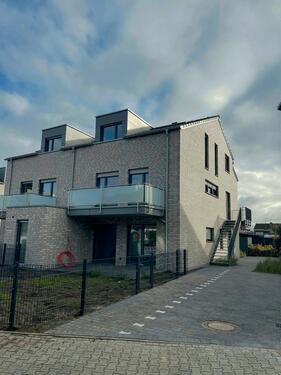 Foto - Erstbezug! Erstklassige 4 ZKB-Wohnung zu vermieten