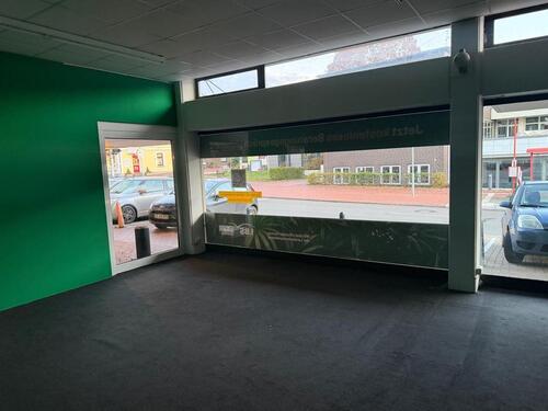 Foto - Büro Geschäfts Laden Raum mit Lagerfläche