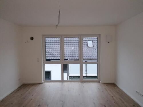 Foto - Anfragen NUR per E-Mail. Demnächst. Beliebte Wulsdorf. Bj 2022. Gepflegte 2-Zimmer 56 qm Wohnung mit offener Küche, Balkon, Aufzug, GarderobenraumAK, Fußbodenheizung und PKW-Stellplatz.