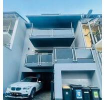 Luxushaus mit Aufzug in Wiesbaden-Frauenstein *von Privat*