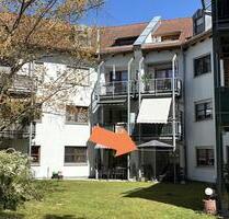 Miete - Großzügige 3-Zi. - Wohnung im EG mit Blick ins Grüne - Roth