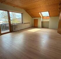 Helle 2 Zimmer Dachgeschosswohnung in Calw-Altburg
