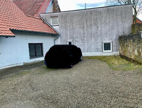 Foto - PKW-Stellplatz, direkt im Zentrum, auf geschlossenem Hinterhof