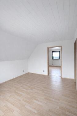 Foto - 2 Zimmer Dachgeschoßwohnung zur Miete in Langenhahn