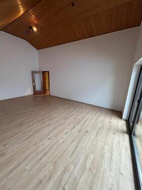 Foto - 3 Zimmer Dachgeschoßwohnung zur Miete in Heusenstamm