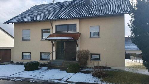 Foto - Einfamilienhaus mit Einliegerwohnung