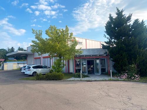 Foto - Halle für Produktion und Lager mit integrierten Büroräumen