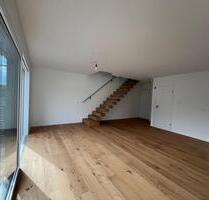 Neubau in Bestlage: Stilvolle Vier-Zimmer Wohnung - Pleidelsheim