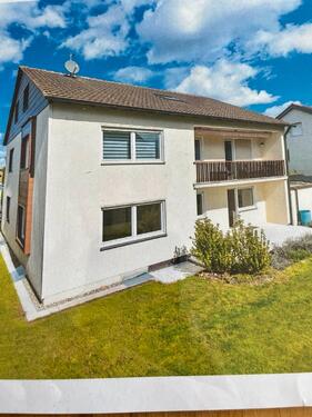 Foto - Haus- Mehrfamilienhaus-Wohnhaus-3Familienhaus