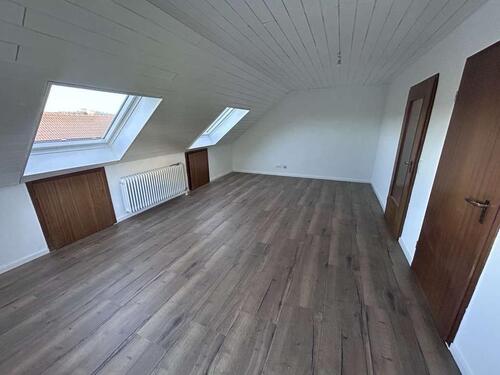 Foto - Dachgeschosswohnung - 870,00&nbsp;EUR Kaltmiete, ca.&nbsp; 63,00&nbsp;m&sup2;