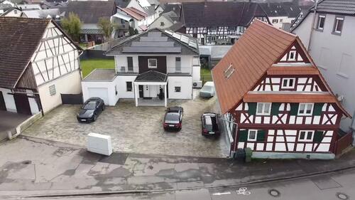 Foto - 2 Häuser auf einem großen Grundstück – Neubau & Fachwerk