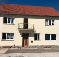 Haus zu vermieten - 1.390,00&nbsp;EUR Kaltmiete, ca.&nbsp; 186,00&nbsp;m&sup2; in Donnersdorf (PLZ: 97499)