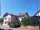 Foto - großes freistehendes Einfamilienhaus Garage und 7 Carportstellp.