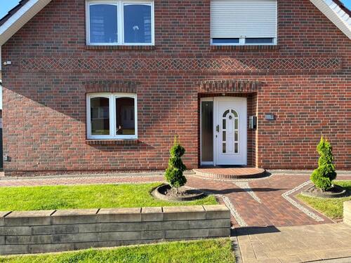Foto - Zentrale 2-Zimmer-Wohnung mit eingezäuntem Garten