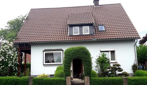 Foto - Schöne Wohnung mit 4 Zimmern, Keller, großer Balkon, Einbauküche