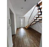 Moderne, stadtnahe, stilvolle 4-ZKB-Wohnung, Marburg-WG-geeignet