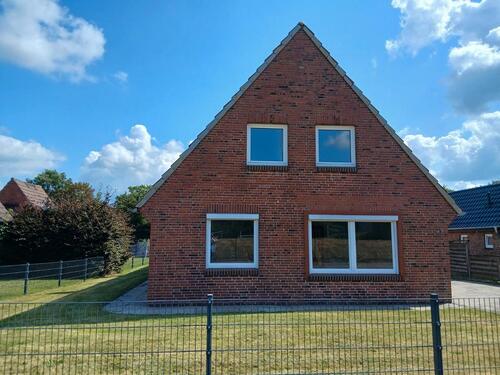 Foto - Einfamilienhaus mit pflegeleichtem Grundstück am Sportplatz