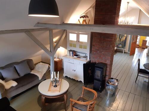 Foto - Saniertes Dachgeschoss Altbau mit Kaminofen