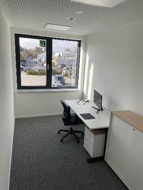 Foto - Arbeitsplatz der Zukunft - Modernes Bürogebäude nahe der A7 - All-in-Miete