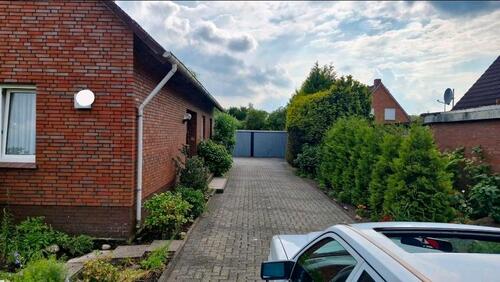 Foto - Grosses Einfamilienhaus zu vermieten direkt in Warsingsfehn