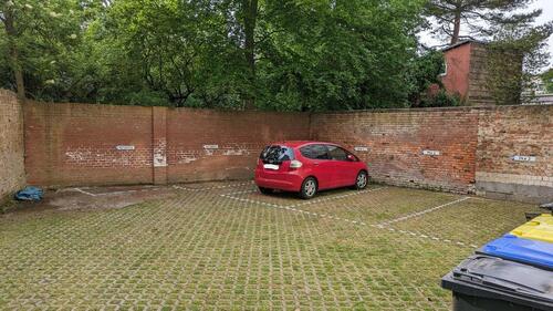 Foto - Stellplatz PKW oder 2 Motorräder 50€ Schwerin Parkplatz