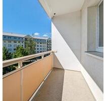 **Frisch renoviert** 3-Zimmer mit Balkon - Freiberg