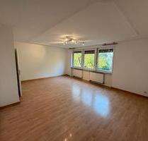 4-Zimmer-Wohnung mit großem Garten & Parkplatz in Berlin-Spandau(